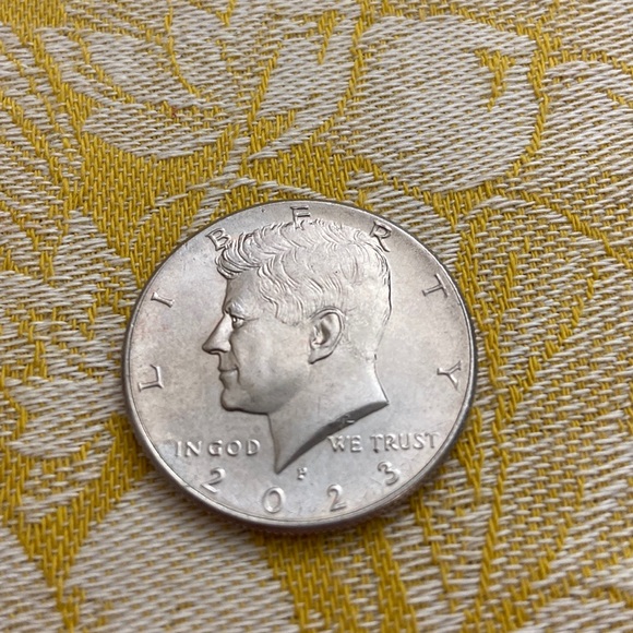 2023P Kennedy Half Dollar - Picture 1 of 2